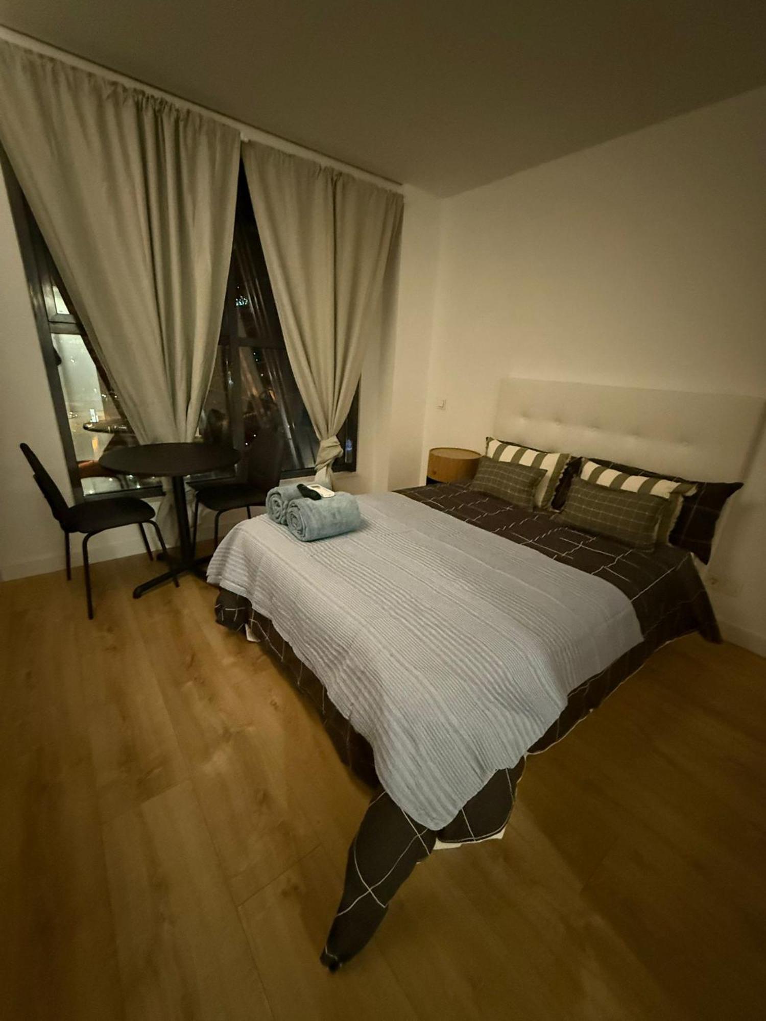 To Room Madrid Castellana ภายนอก รูปภาพ