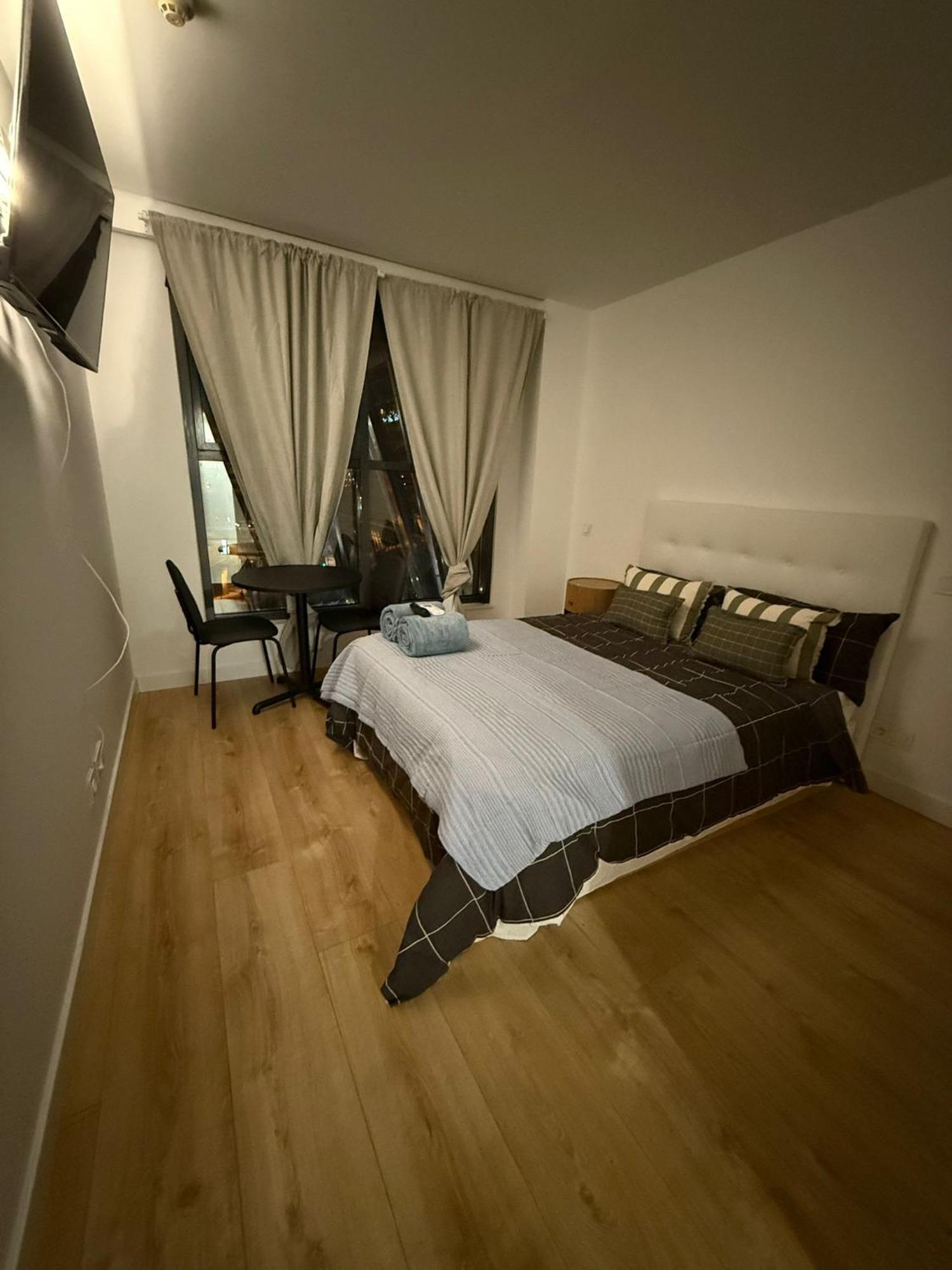 To Room Madrid Castellana ภายนอก รูปภาพ